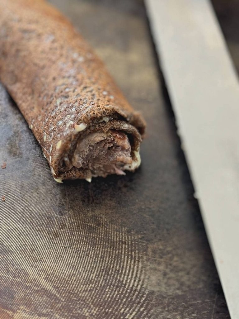 La galette saucisse — Crêperie Cocottes